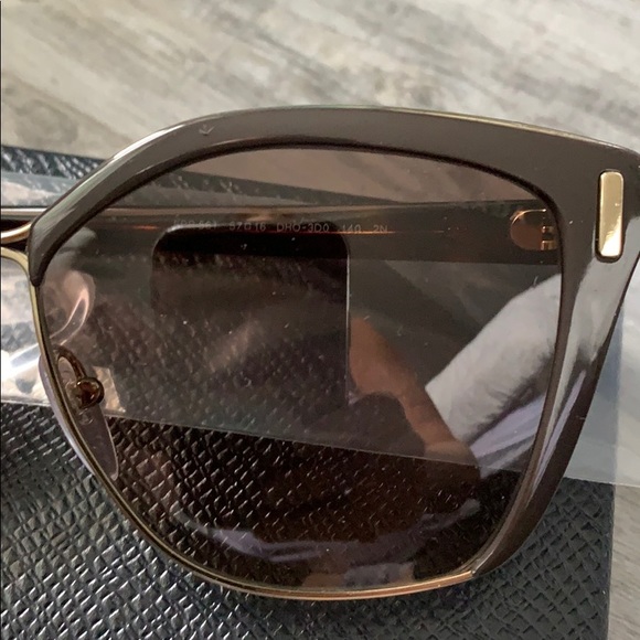 🇮🇹SOLD Prada sunglasses🇮🇹 brand new in box! - Picture 5 of 5